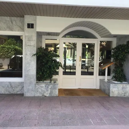 Apartamento A 100m De La Playa De Fenals - Lloret - Margarita * Льорет-де-Мар